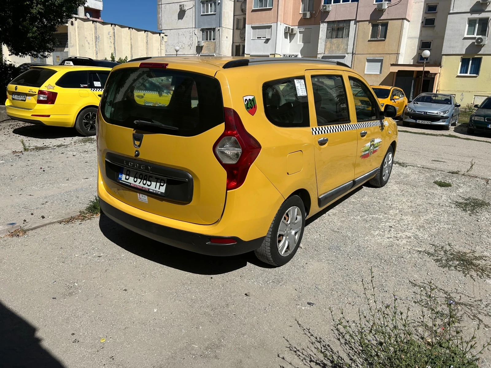 Dacia Lodgy 1.6i LPG, снимка 7 - Автомобили и джипове - 56020674