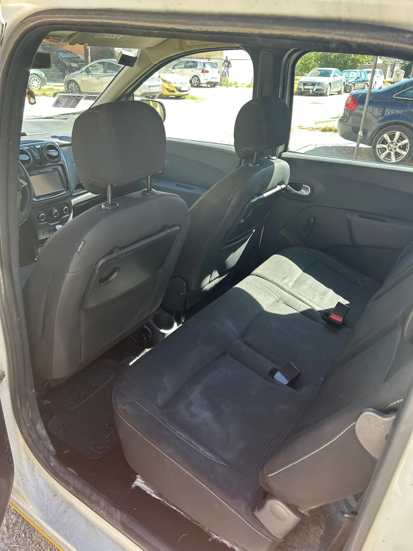 Dacia Lodgy 1.6i LPG, снимка 11 - Автомобили и джипове - 56020674