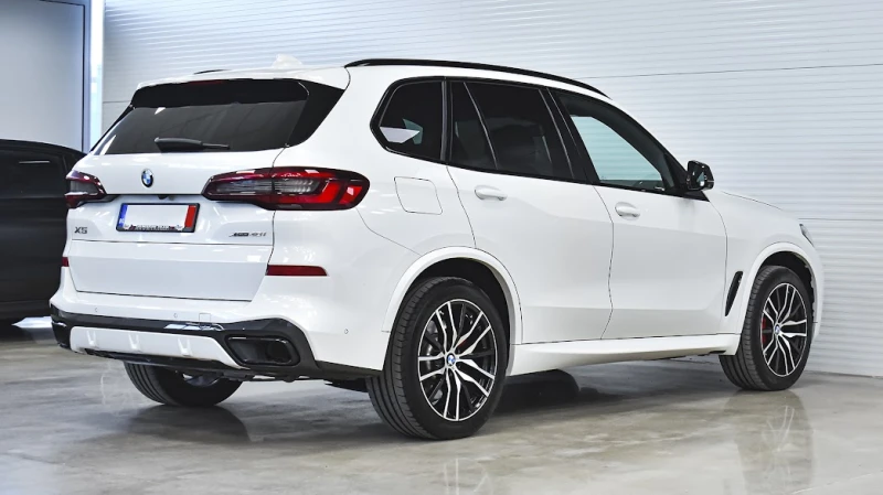 BMW X5 xDrive 40i/ M-Sport Individual/ Laser/Pano/360/, снимка 4 - Автомобили и джипове - 47736094