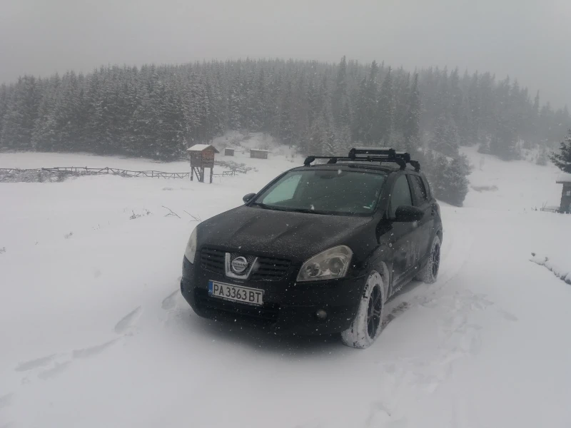 Nissan Qashqai 2.0 DCI, снимка 4 - Автомобили и джипове - 48625245