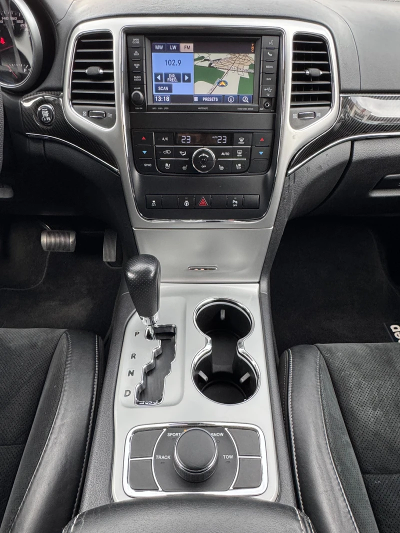 Jeep Grand cherokee SRT 8 6.4 HEMI, снимка 11 - Автомобили и джипове - 52563057