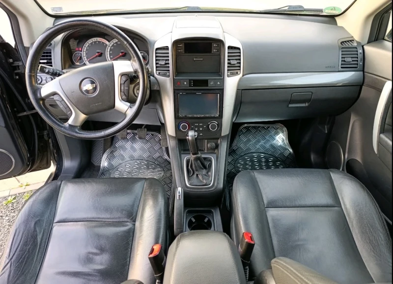 Chevrolet Captiva, снимка 10 - Автомобили и джипове - 52713394