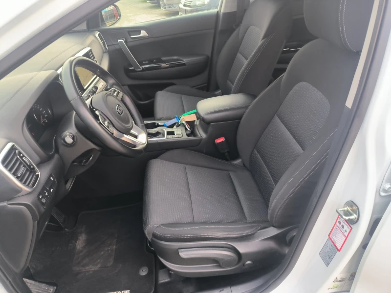 Kia Sportage 1.6d-Navi-Kamera-Keyless-Automat-Euro-6D, снимка 15 - Автомобили и джипове - 53286324