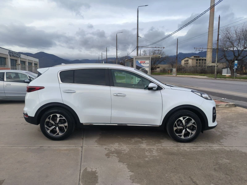 Kia Sportage 1.6d-Navi-Kamera-Keyless-Automat-Euro-6D, снимка 4 - Автомобили и джипове - 53286324