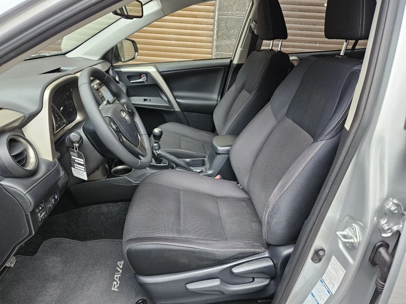 Toyota Rav4 2.0 VALVEMATIC 4X4 151PS STYLE MANUAL SPEED 8 ГУМИ, снимка 6 - Автомобили и джипове - 53335115