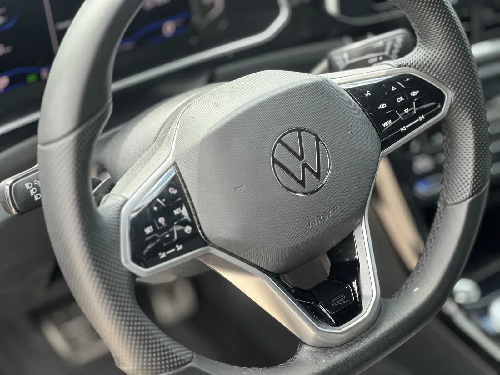 VW T-Roc R-line 2.0TSI 190hp 4MOTION - изображение 7