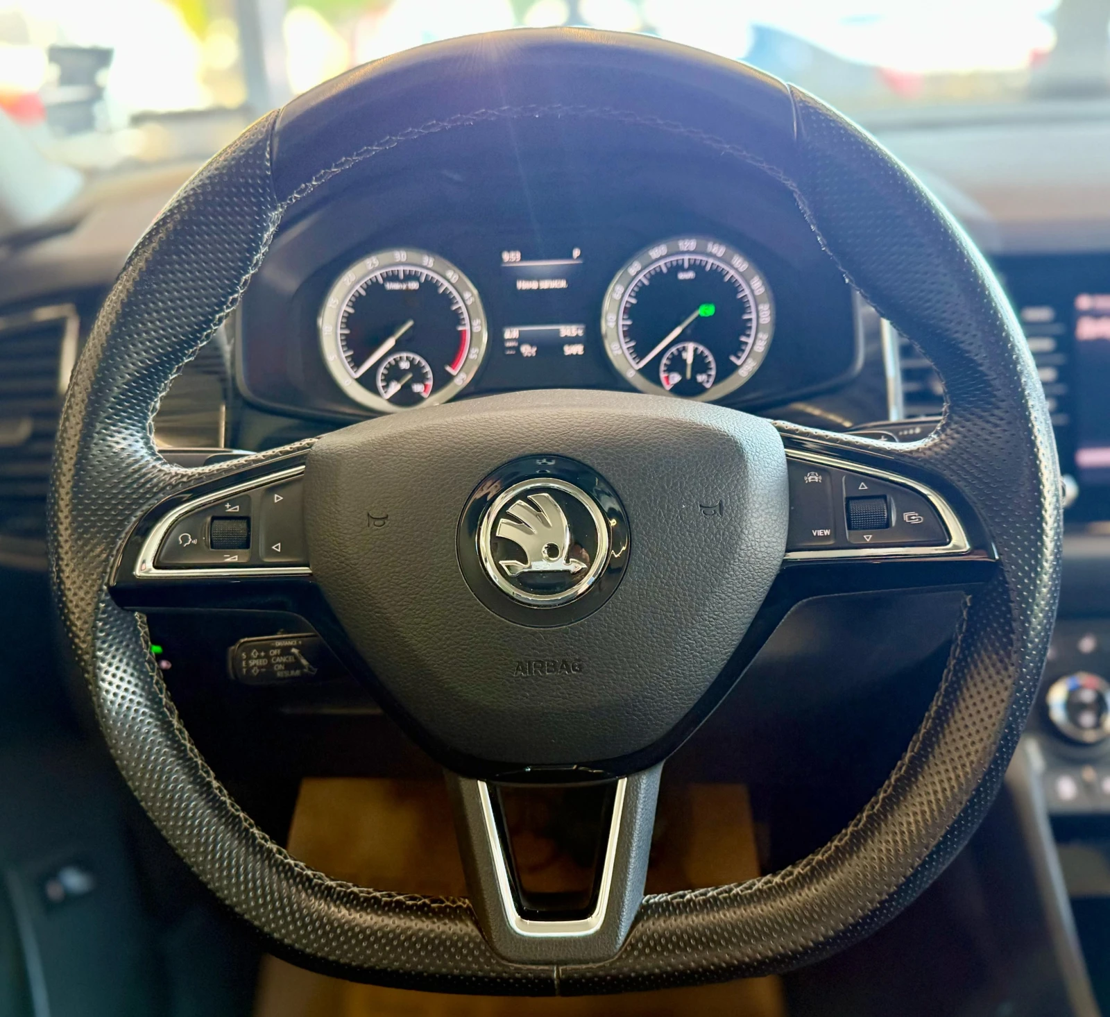 Skoda Kodiaq 4x4* Подгрев* Памет* Лизинг* CarPlay* Теглич* Keyl - изображение 10
