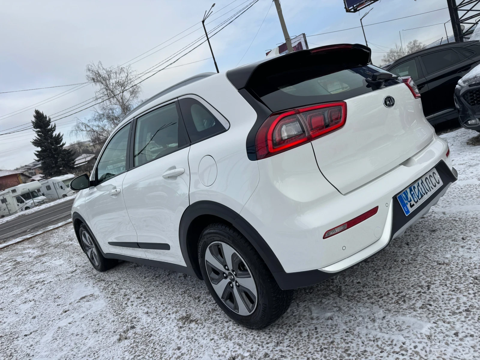 Kia Niro 1.6Hybrid Drive  - изображение 6