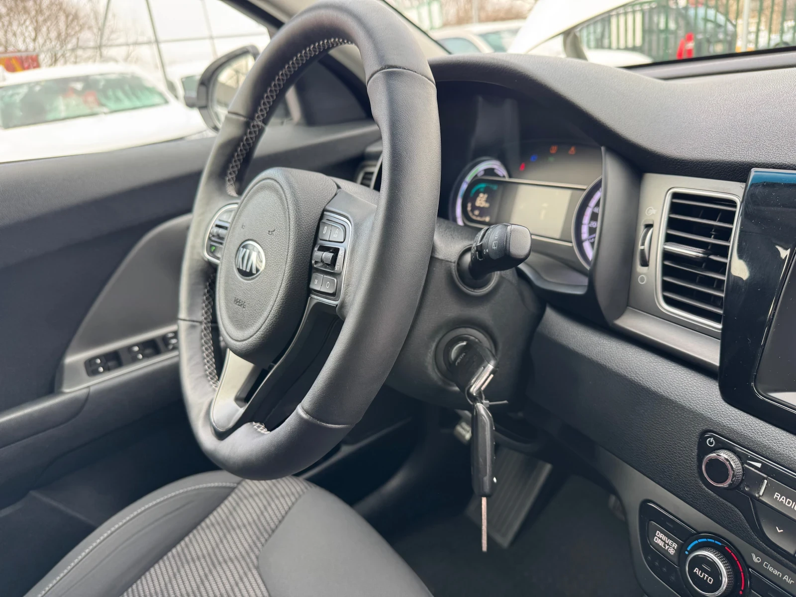 Kia Niro 1.6Hybrid Drive  - изображение 9