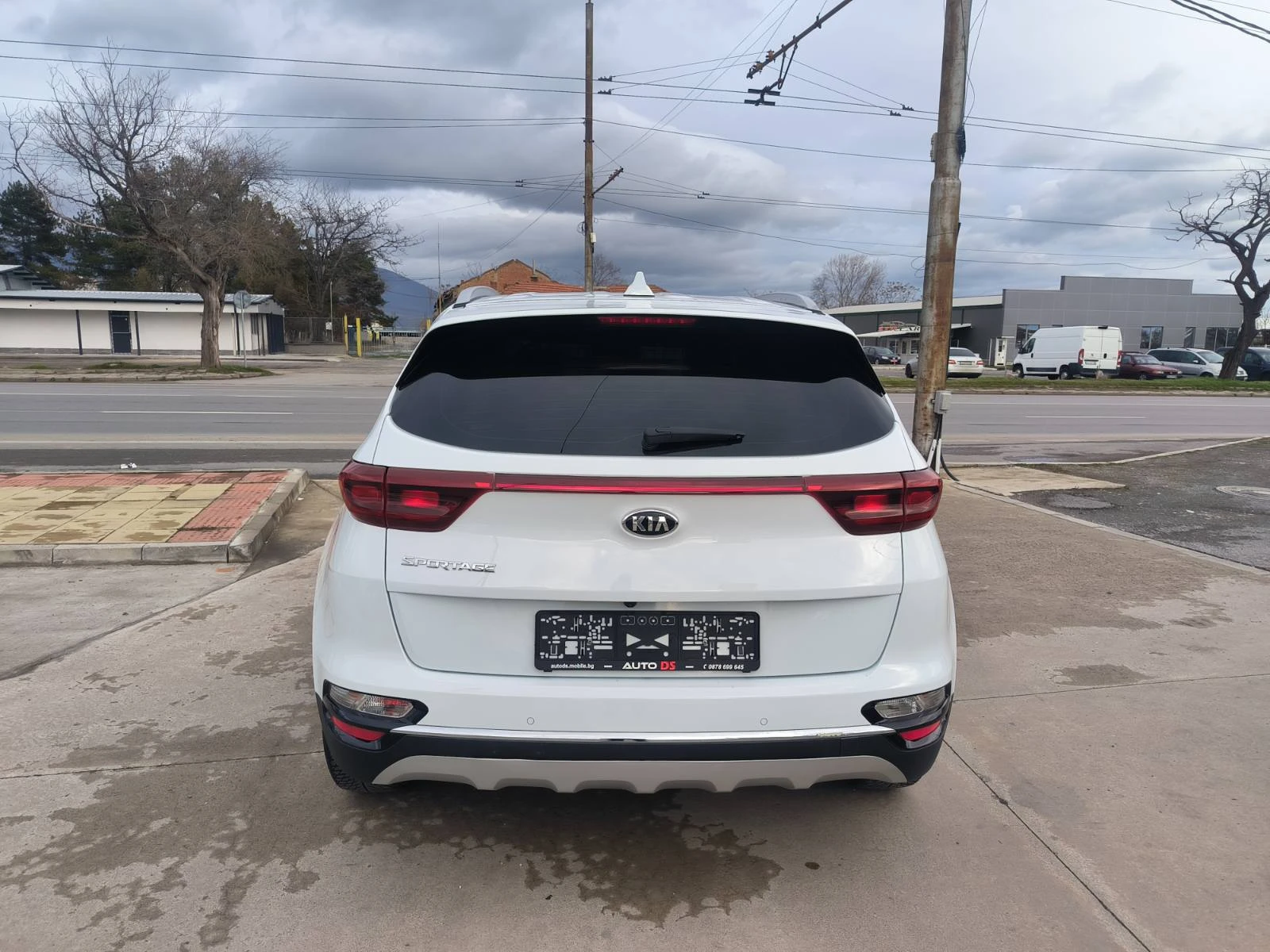 Kia Sportage 1.6d-Navi-Kamera-Keyless-Automat-Euro-6D - изображение 6