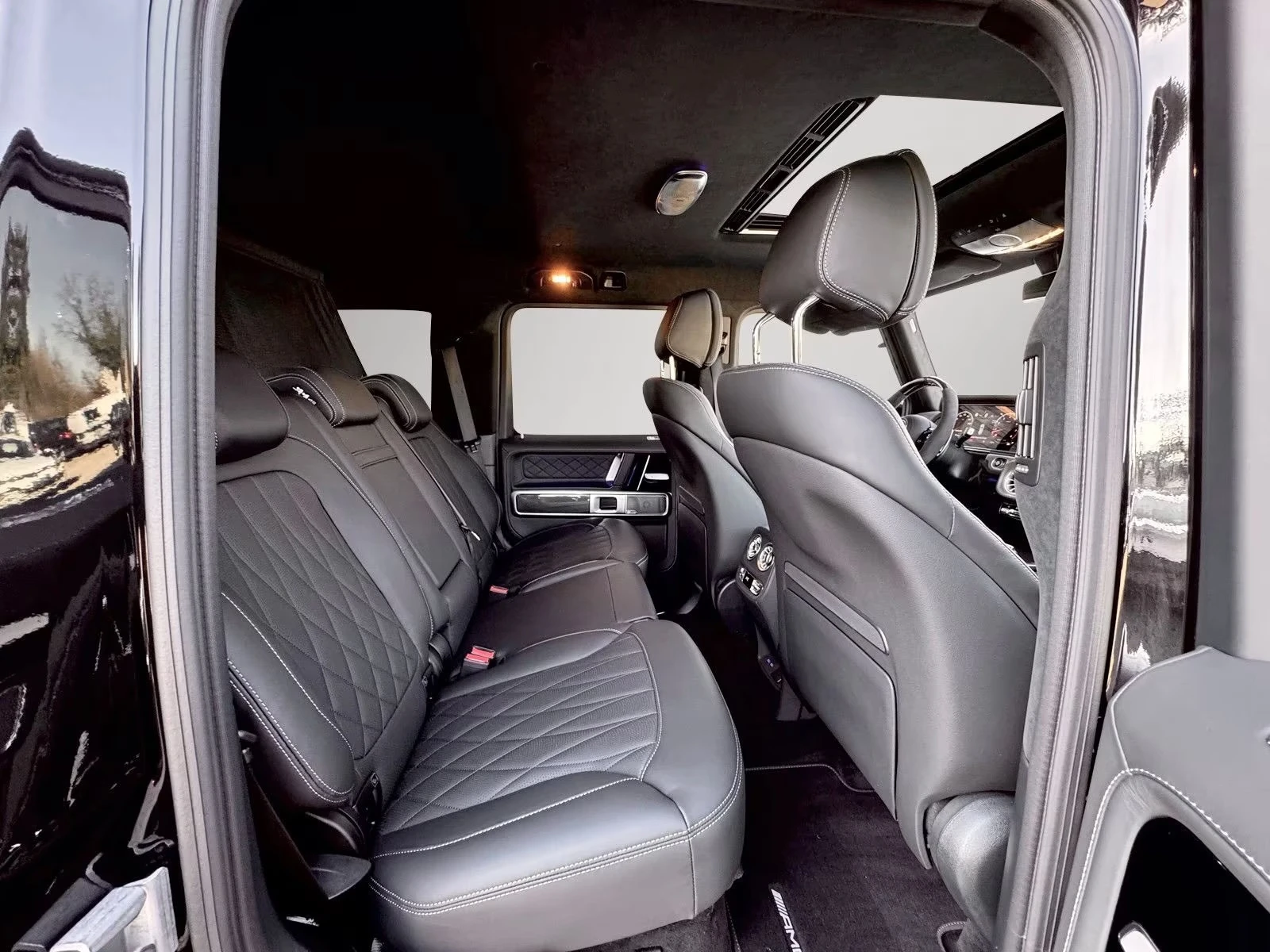 Mercedes-Benz G 63 AMG /FACELIFT/FULL CARBON/SUPERIOR/PERFORMANCE/BURM/, снимка 16 - Автомобили и джипове - 54039109