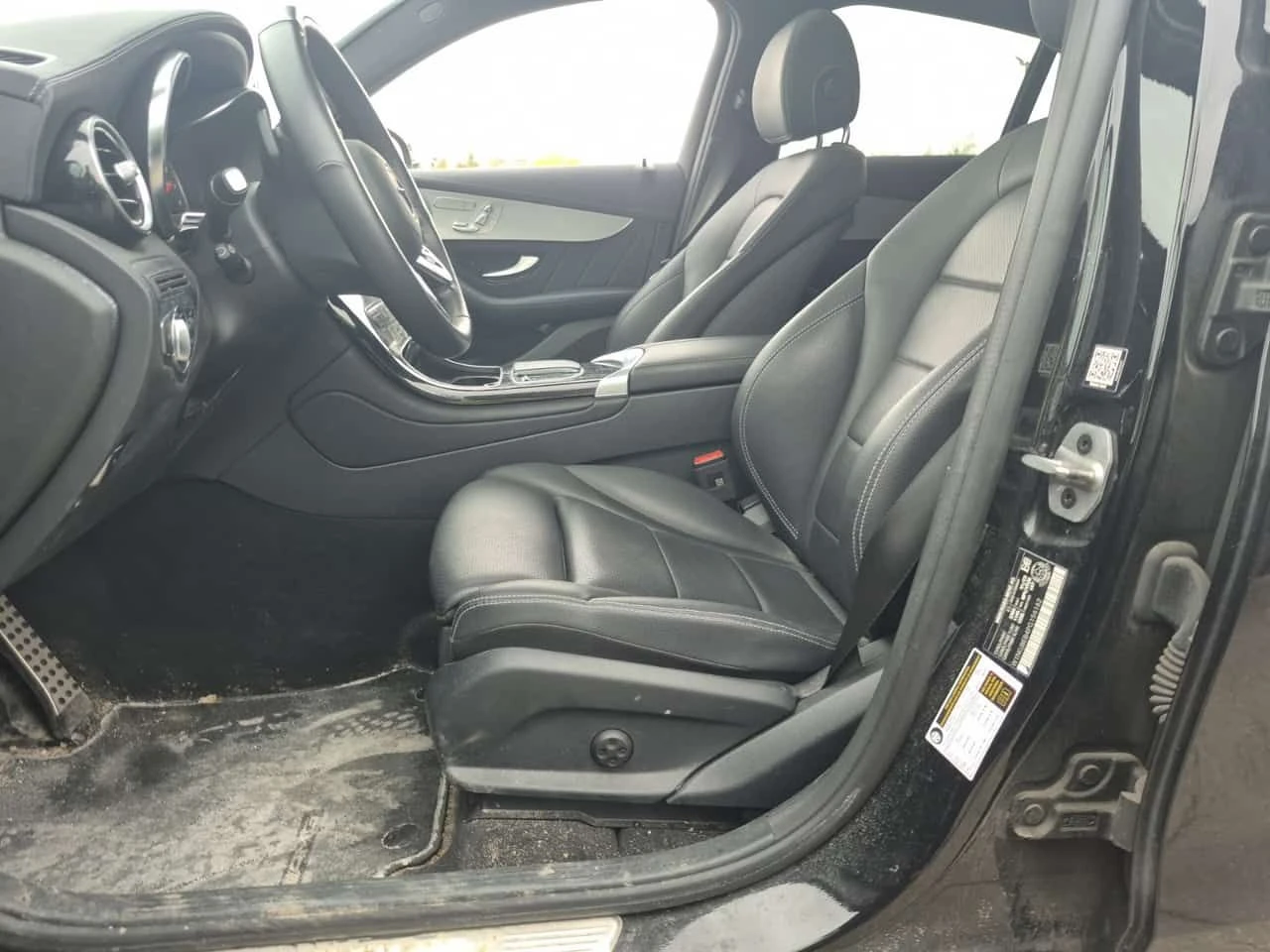 Mercedes-Benz GLC 300 COUPE * AMG Line * Без инциденти * От Mercedes * , снимка 8 - Автомобили и джипове - 54541696