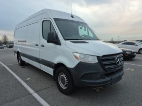 Mercedes-Benz Sprinter 3500 HIGH ROOF V6 * * CARFAX * * АВТО КРЕДИТ * * , снимка 2