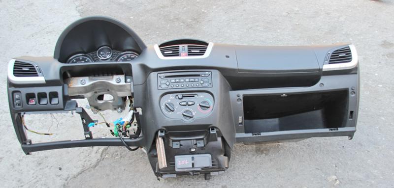 Интериор и аксесоари за Peugeot 207, снимка 1 - Части - 46033227
