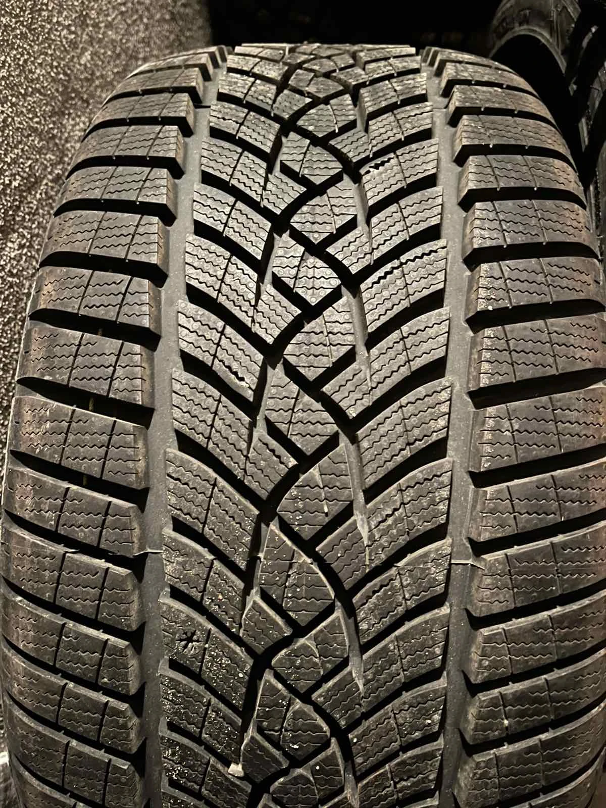 ���� 245/40R18 | Mobile.bg � ����������� 1