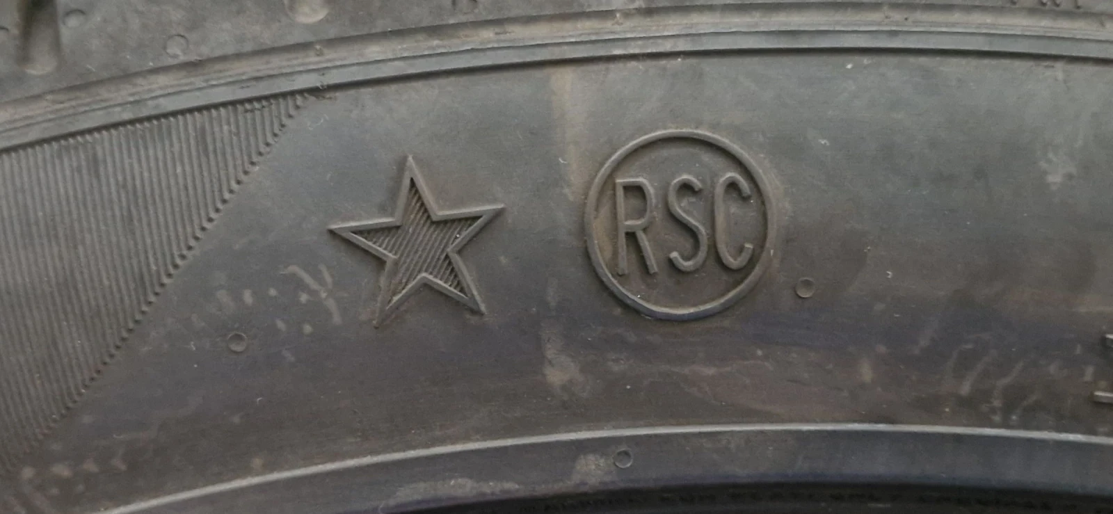 Гуми Летни 275/40R21, снимка 14 - Гуми и джанти - 54703143