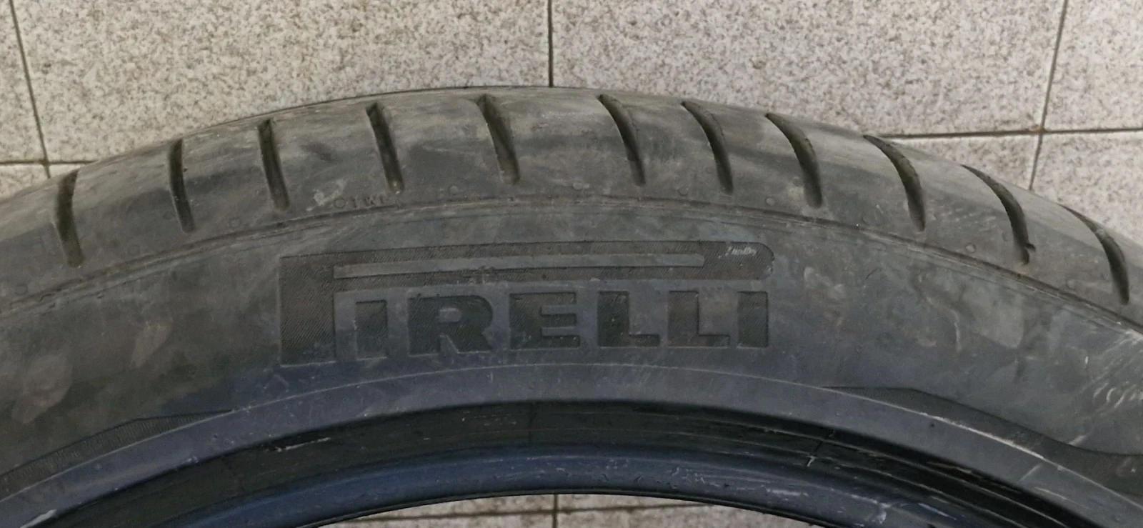 Гуми Летни 275/40R21, снимка 3 - Гуми и джанти - 54703143