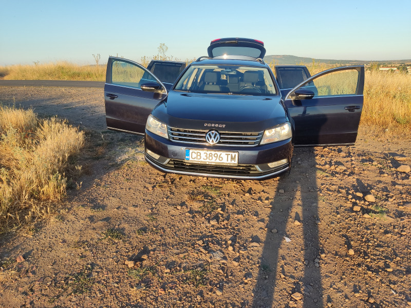 VW Passat Комби, снимка 1 - Автомобили и джипове - 46280699