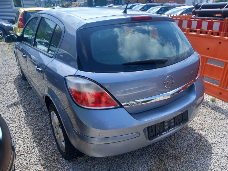 Opel Astra 1.6i, снимка 7 - Автомобили и джипове - 46475943