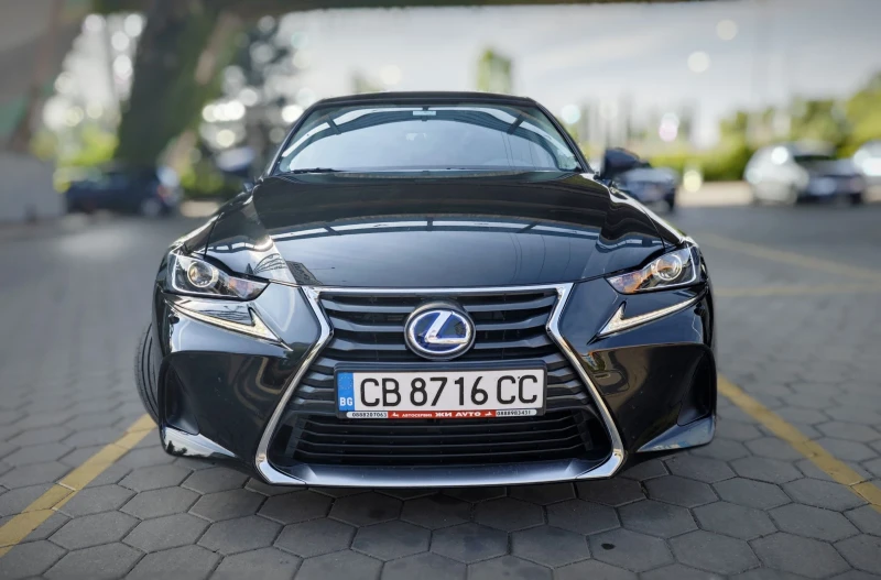 Lexus IS 300 Hybrid/Facelift/Carplay/Android auto, снимка 3 - Автомобили и джипове - 47461334