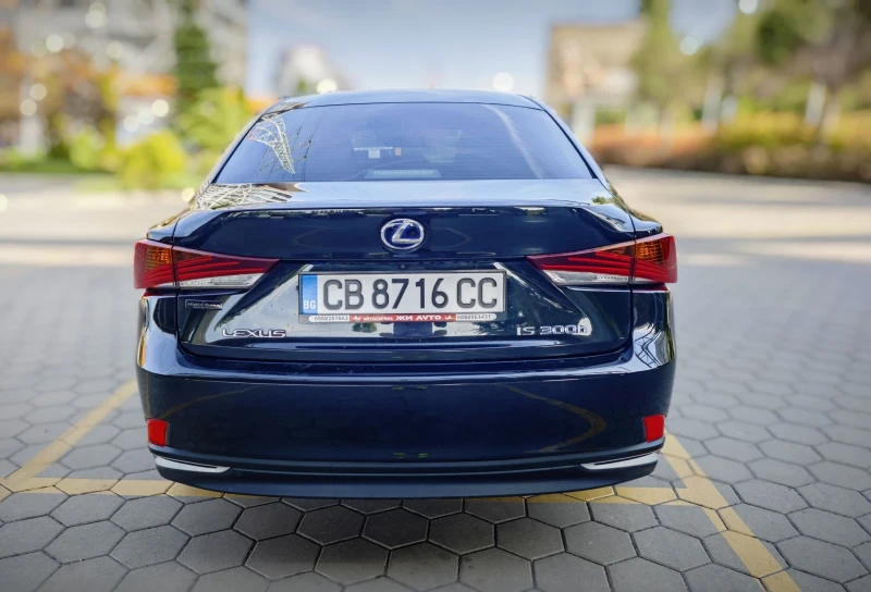 Lexus IS 300 Hybrid/Facelift/Carplay/Android auto, снимка 7 - Автомобили и джипове - 47461334