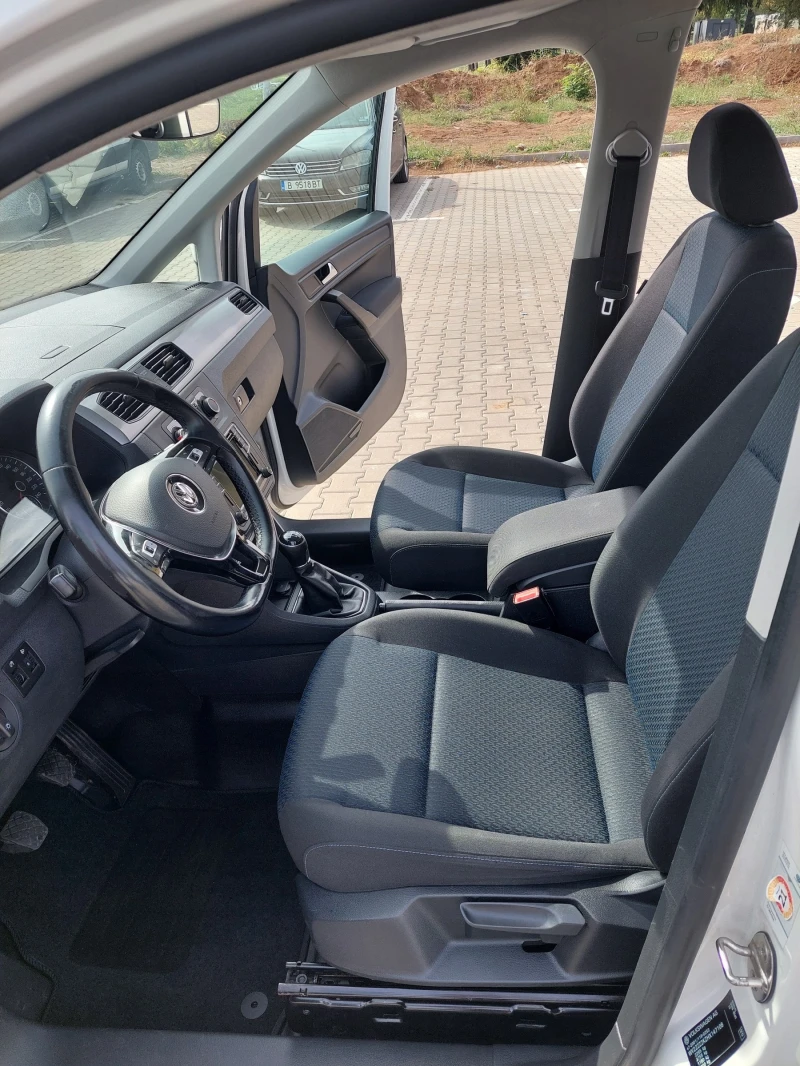 VW Caddy, снимка 8 - Автомобили и джипове - 47568627