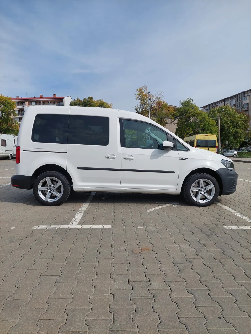 VW Caddy, снимка 4 - Автомобили и джипове - 47568627