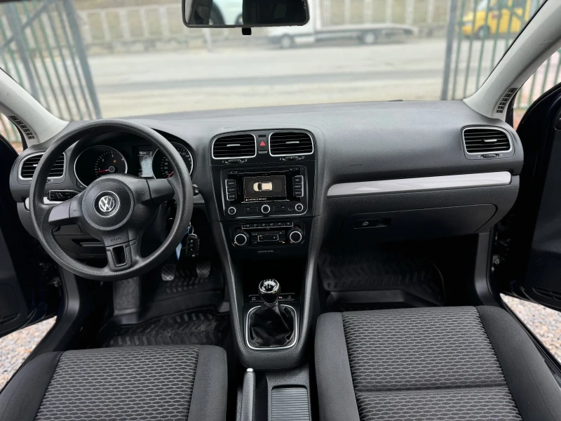 VW Golf 1.6TDI 105кс, снимка 13 - Автомобили и джипове - 48470653