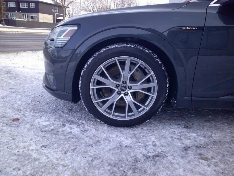 Audi E-Tron 55 QUATTRO* 360 КАМЕРА* ПАМЕТ* , снимка 9 - Автомобили и джипове - 52683910