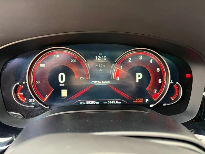 BMW 550 * M550i xDrive * CARFAX * БЕЗ ПЪРВОНАЧАЛНА ВНОСКА, снимка 8 - Автомобили и джипове - 53143284