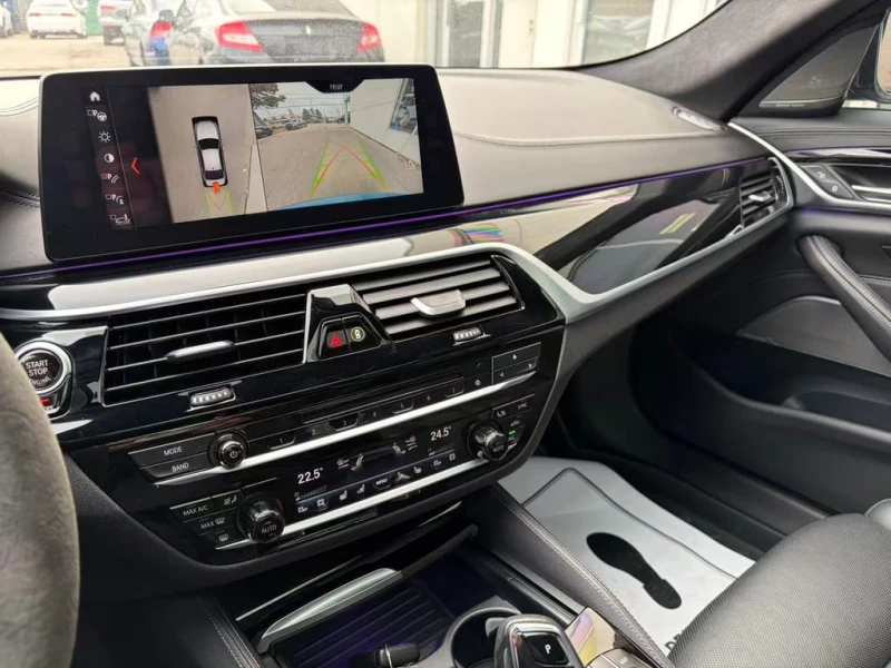 BMW 550 * M550i xDrive * CARFAX * БЕЗ ПЪРВОНАЧАЛНА ВНОСКА, снимка 15 - Автомобили и джипове - 53143284