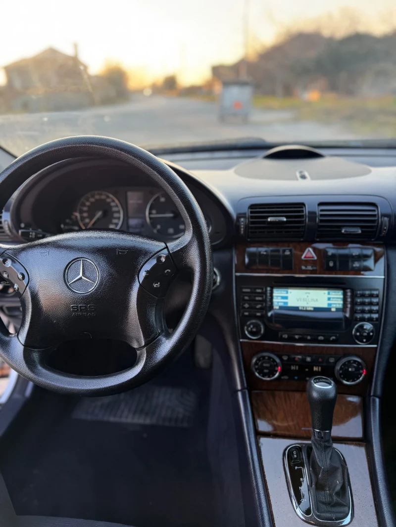 Mercedes-Benz C 200 2.2 CDI, снимка 10 - Автомобили и джипове - 53168274
