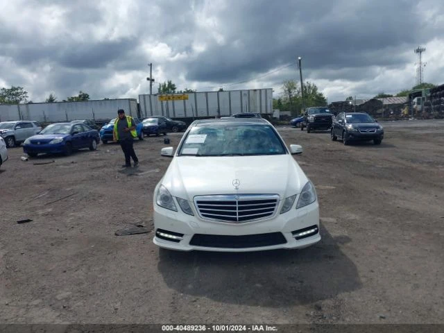 Mercedes-Benz E 500 4MATIC* Harman/Kardon* Обдухване* Blind spot* , снимка 2 - Автомобили и джипове - 47626076