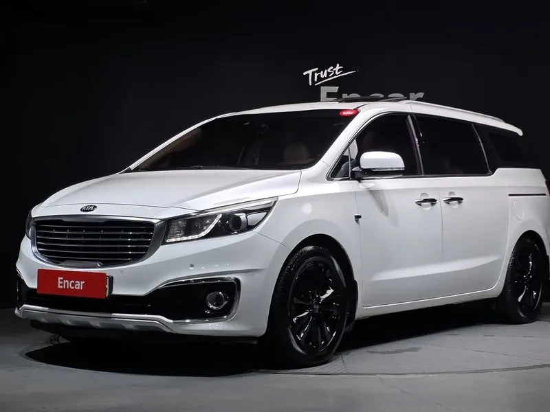 Kia Carnival 9-Seater Noblesse