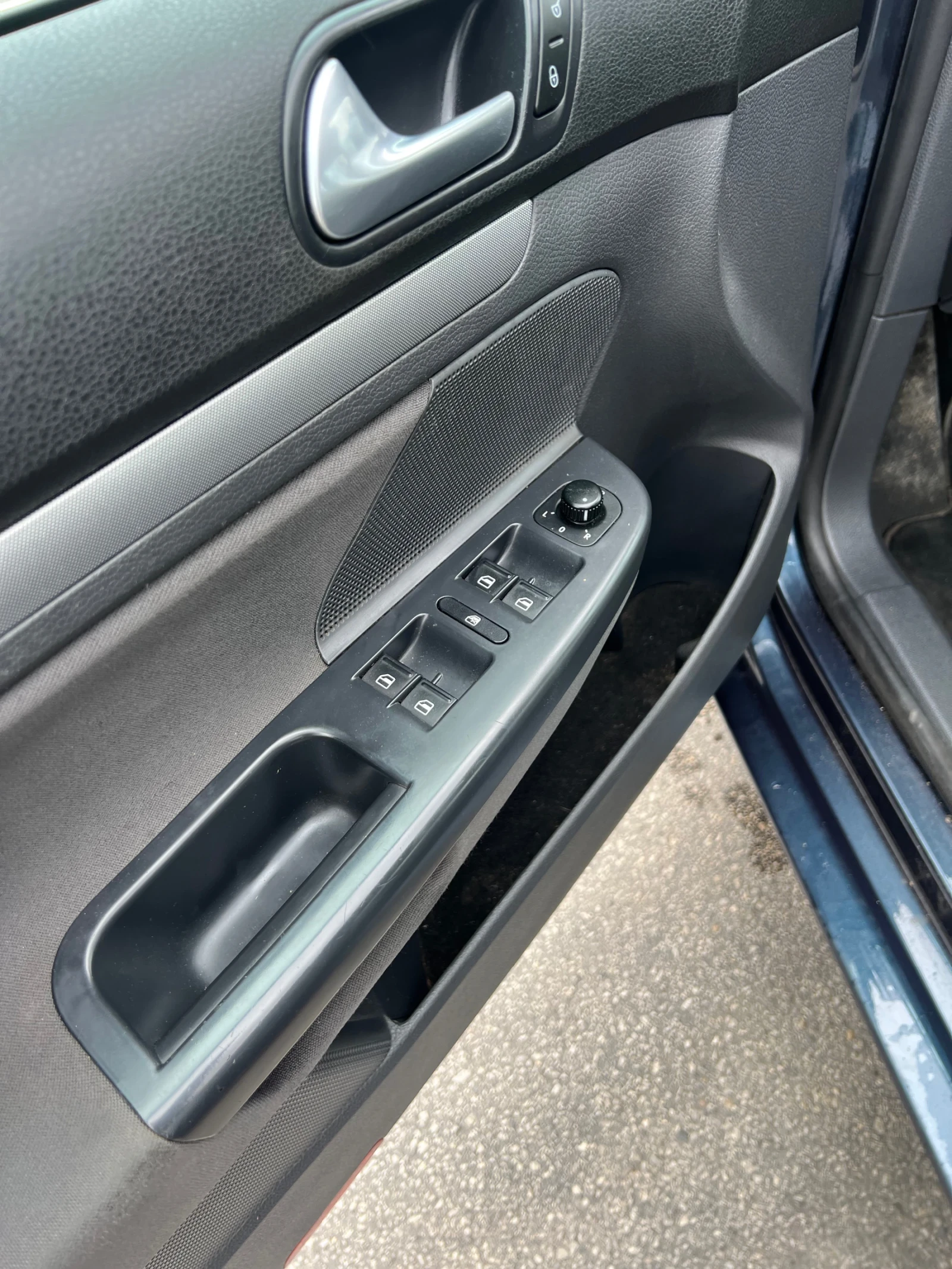 VW Golf 1.9 105, снимка 9 - Автомобили и джипове - 53978846