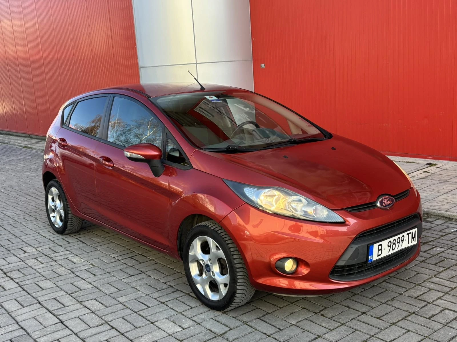Ford Fiesta 1.3i 82кс, снимка 3 - Автомобили и джипове - 53986775