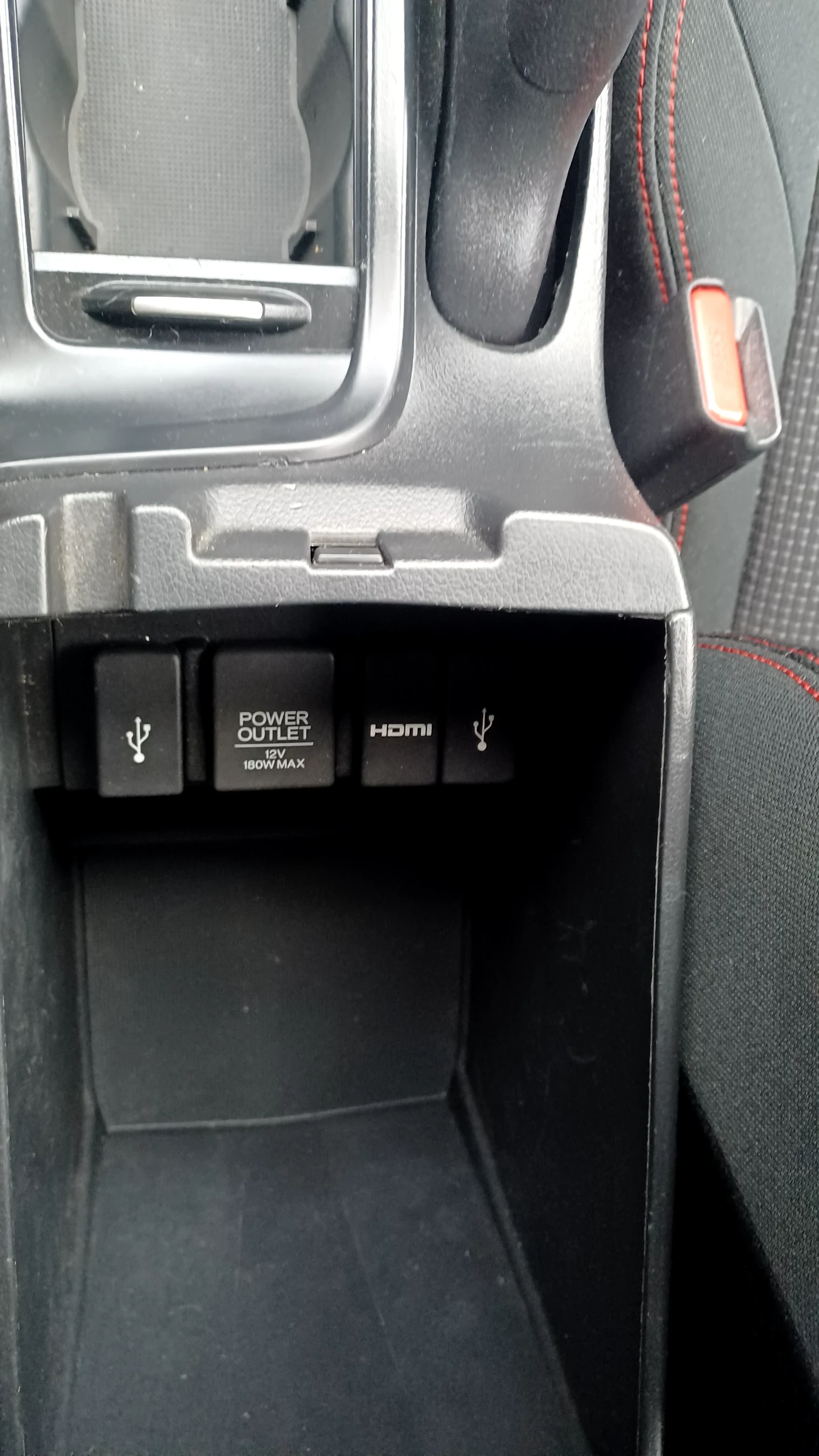 Honda Civic Facelift 1.8 IVTEC , снимка 10 - Автомобили и джипове - 54191922