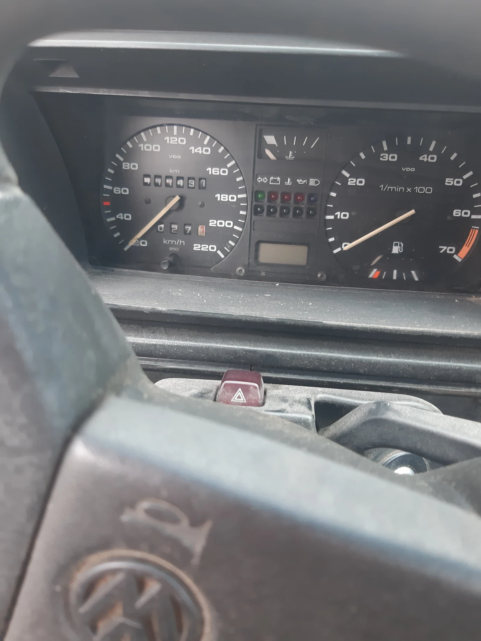 VW Golf 1.8, снимка 3 - Автомобили и джипове - 54379238