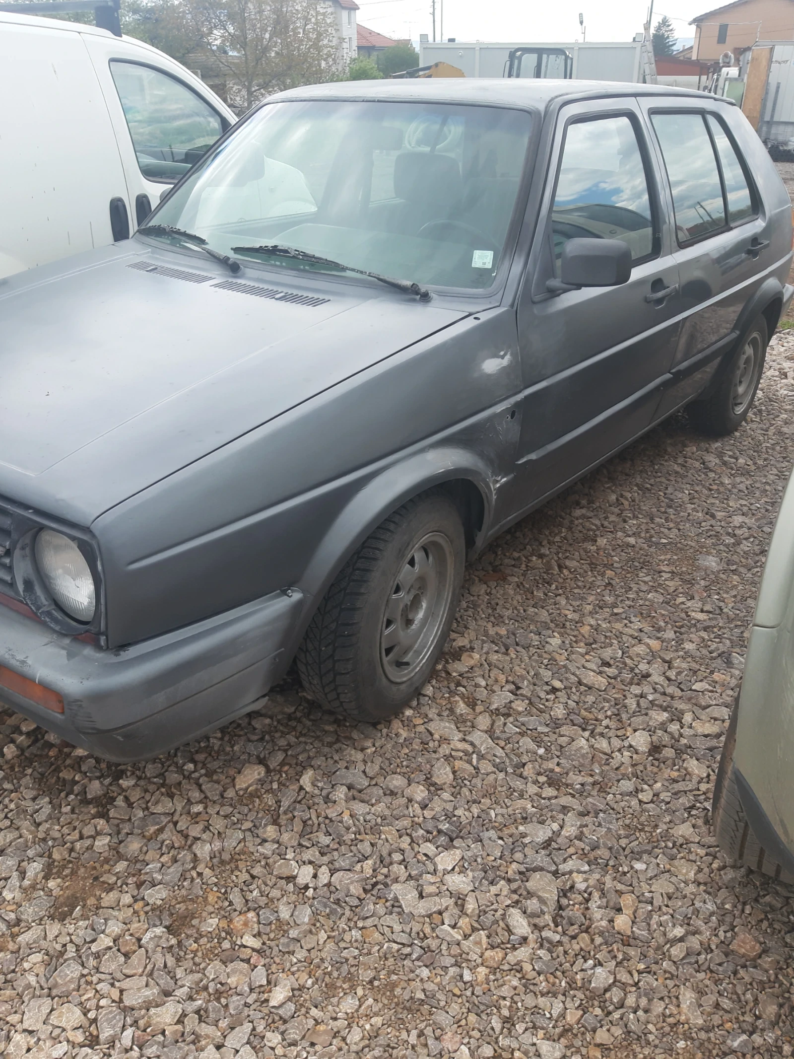 VW Golf 1.8, снимка 2 - Автомобили и джипове - 54379238