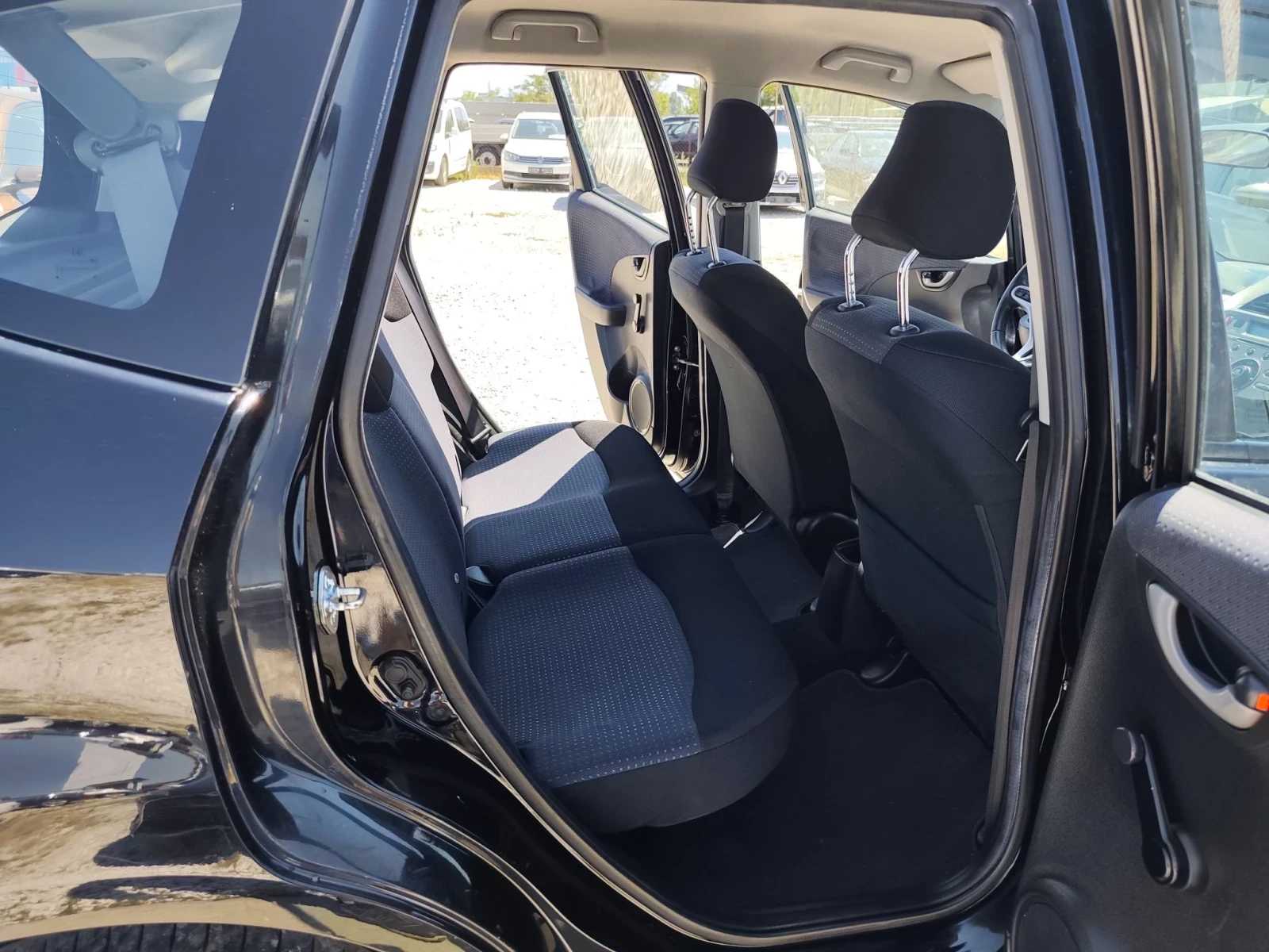 Honda Jazz 1.2бензин, снимка 9 - Автомобили и джипове - 55626618