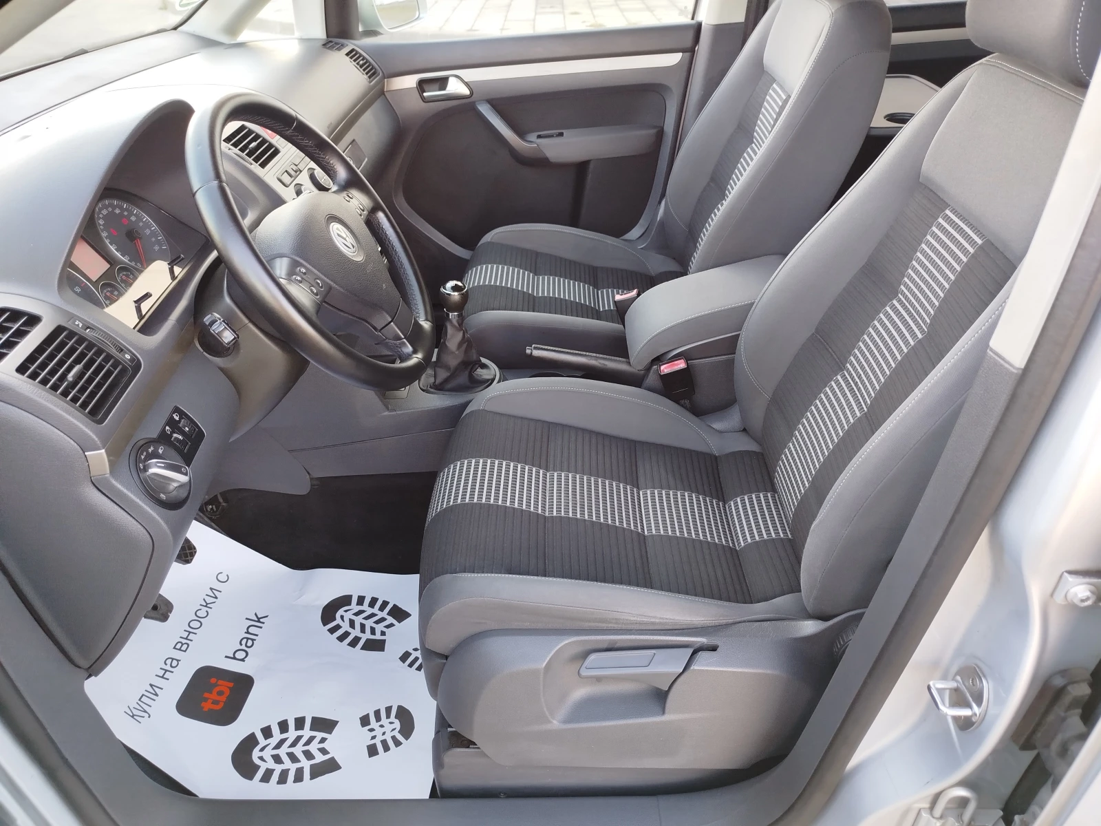 VW Touran 1.9TDI-105кс.NAVI, снимка 9 - Автомобили и джипове - 56213952
