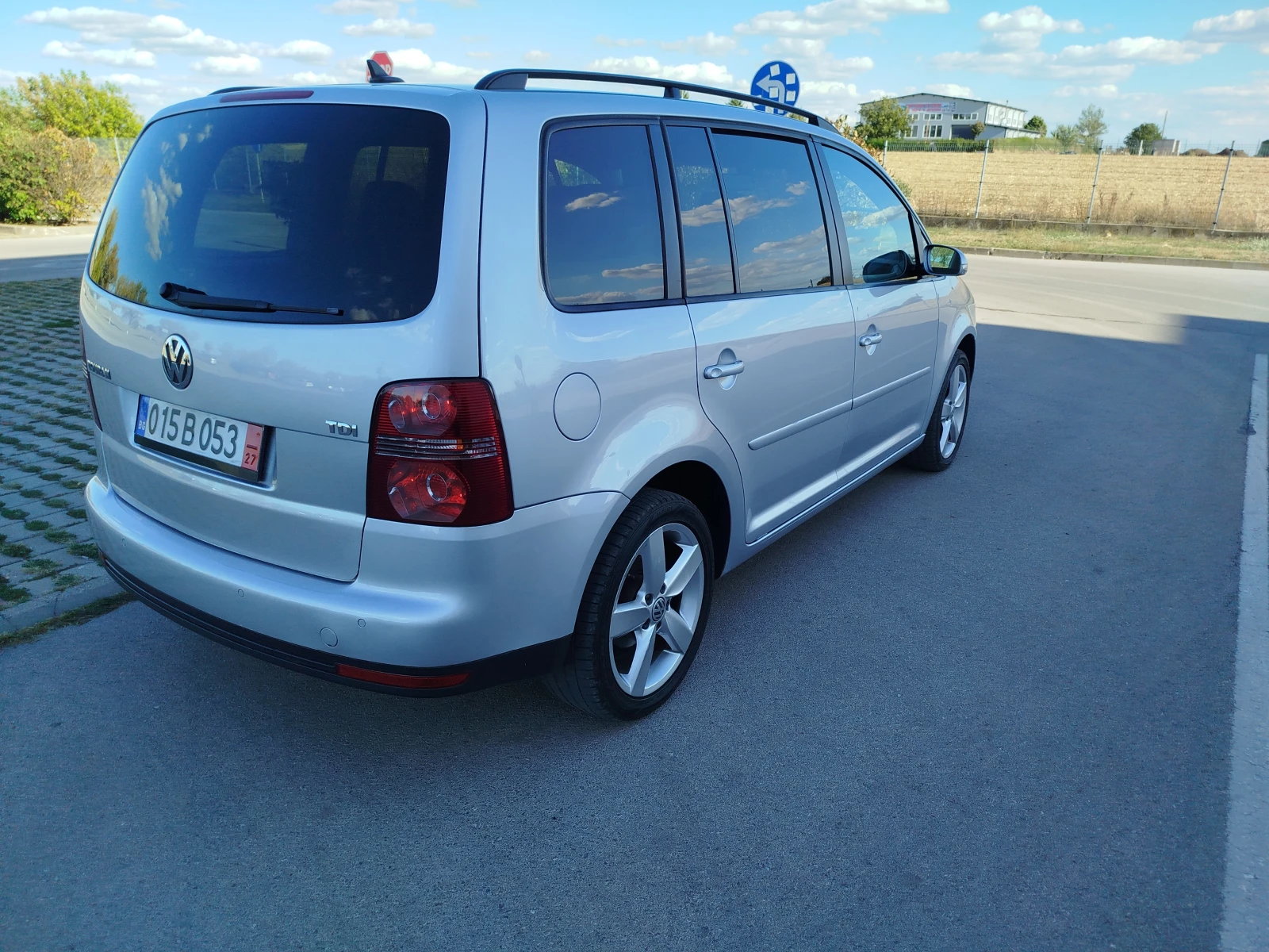 VW Touran 1.9TDI-105кс.NAVI, снимка 6 - Автомобили и джипове - 56213952