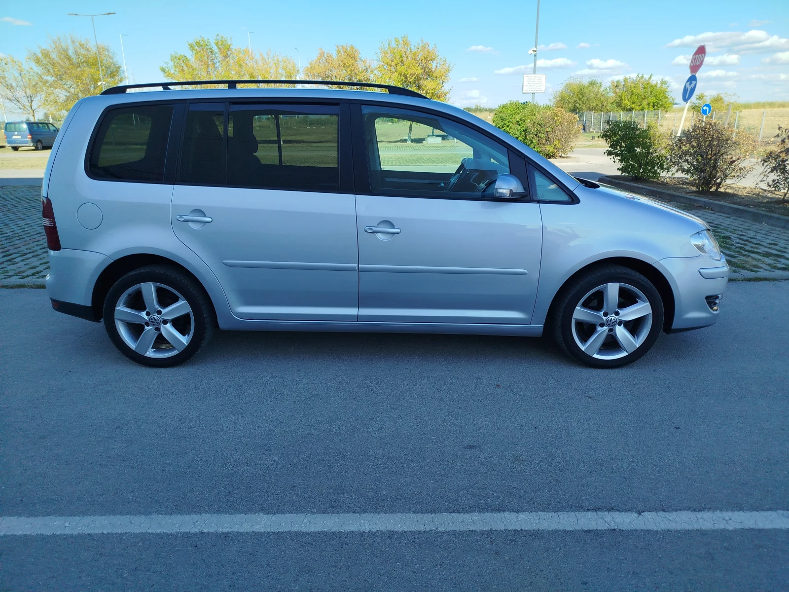 VW Touran 1.9TDI-105кс.NAVI, снимка 7 - Автомобили и джипове - 56213952