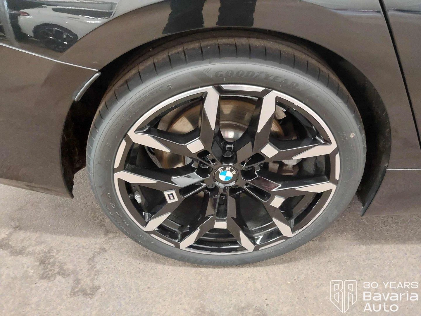 BMW 330 d xDrive Touring Sportautomatic, снимка 13 - Автомобили и джипове - 56235569