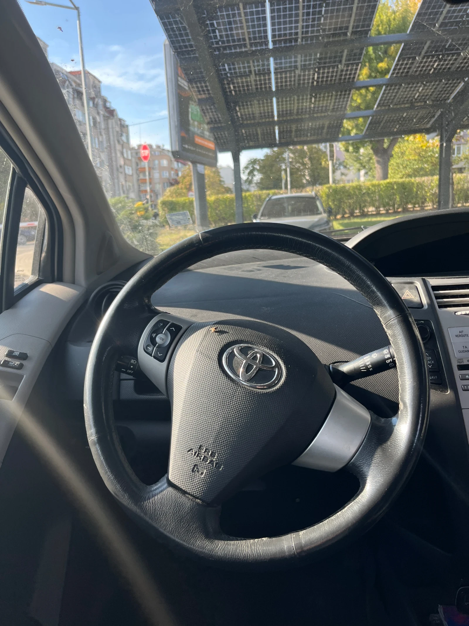 Toyota Yaris Luna, снимка 10 - Автомобили и джипове - 56581318