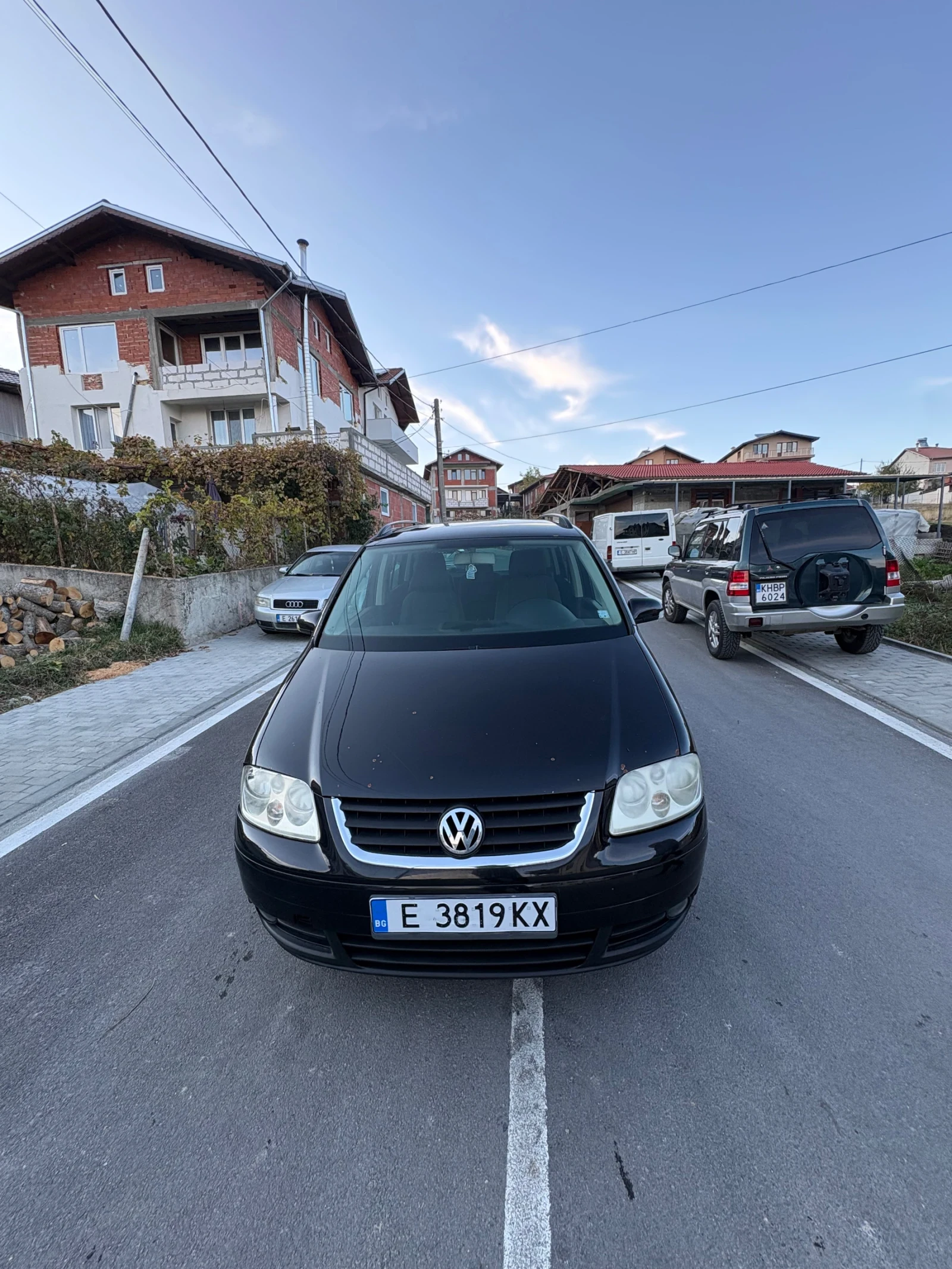 VW Touran 2.0 TDI, снимка 11 - Автомобили и джипове - 56645949