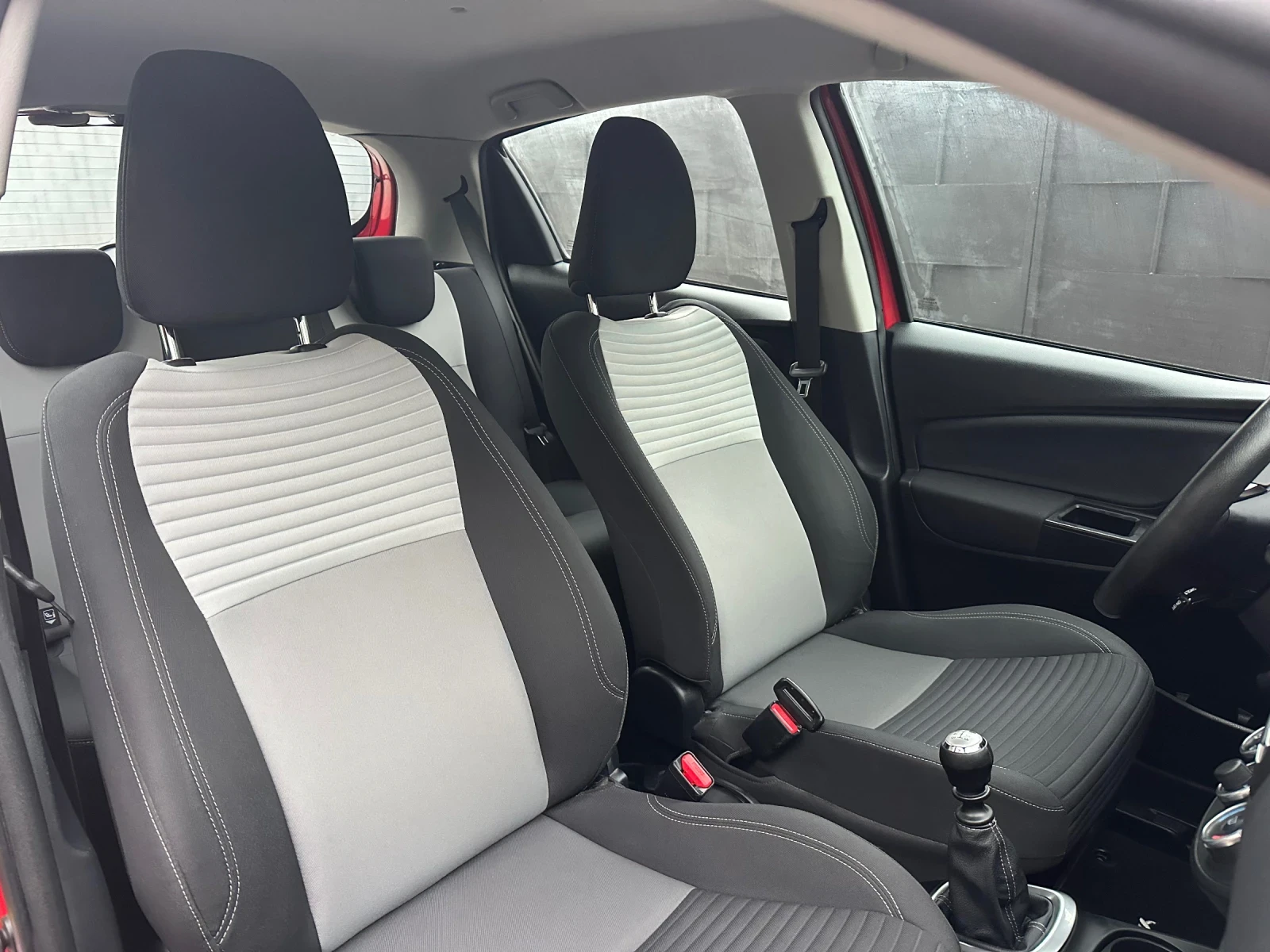 Toyota Yaris 1.5-������-112�.�-������ | Mobile.bg � ����������� 12