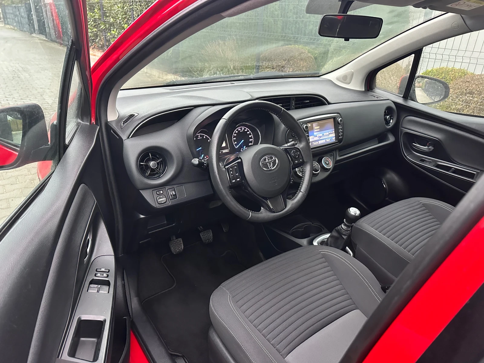 Toyota Yaris 1.5-������-112�.�-������ | Mobile.bg � ����������� 7