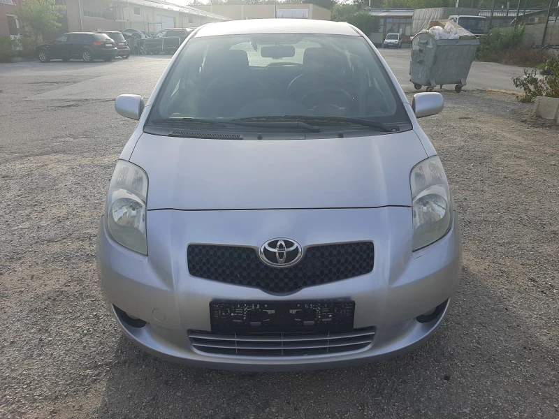 Toyota Yaris 1.3VVTI, снимка 8 - Автомобили и джипове - 51958782