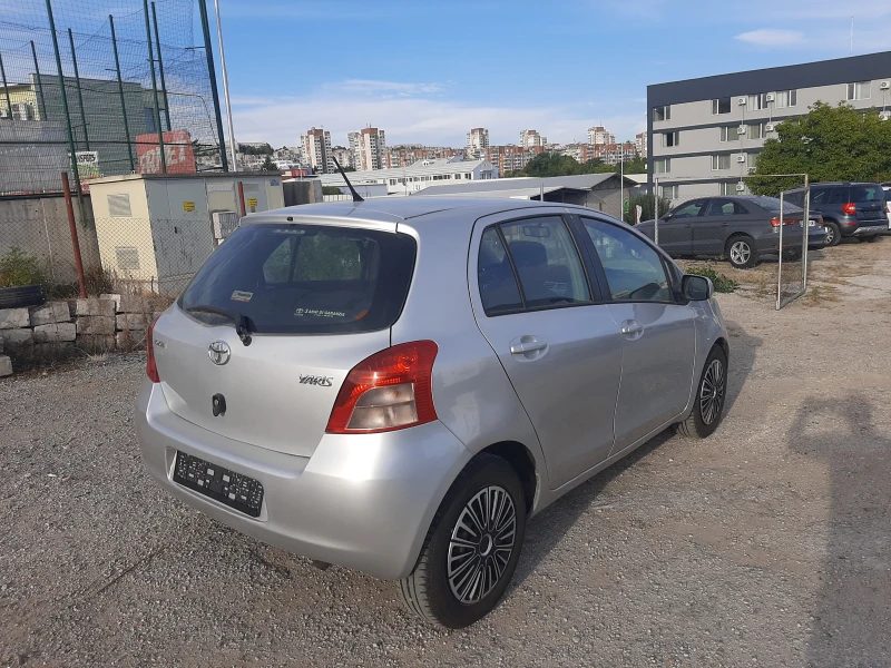 Toyota Yaris 1.3VVTI, снимка 3 - Автомобили и джипове - 51958782